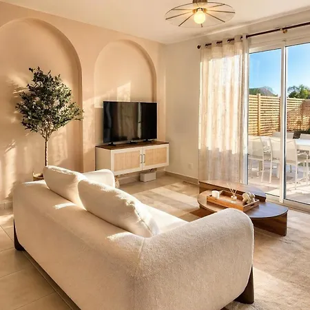 Wesvillas No2 Modern House, Private Jacuzzi Beuzeville