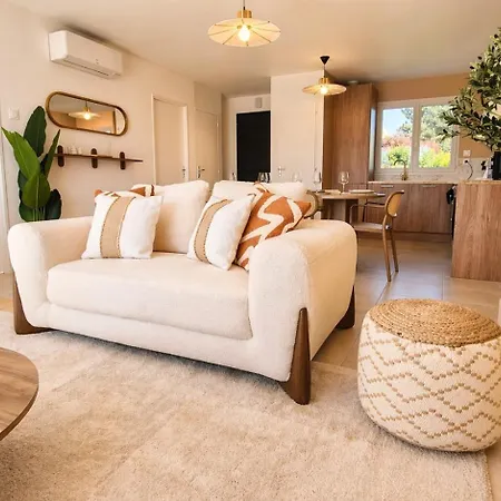 Wesvillas No2 Modern House, Private Jacuzzi Semesterbostad *