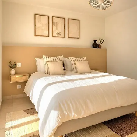 Wesvillas No2 Modern House, Private Jacuzzi Beuzeville