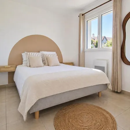 Wesvillas No2 Modern House, Private Jacuzzi *