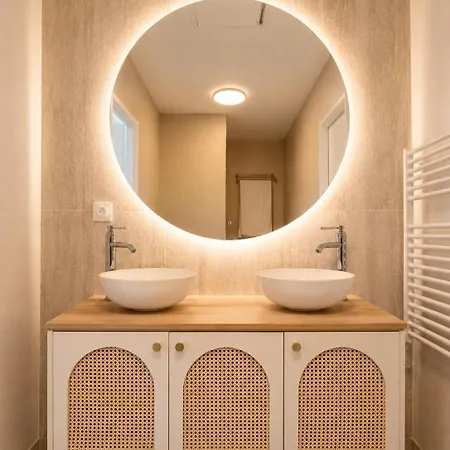 Wesvillas No2 Modern House, Private Jacuzzi * Beuzeville
