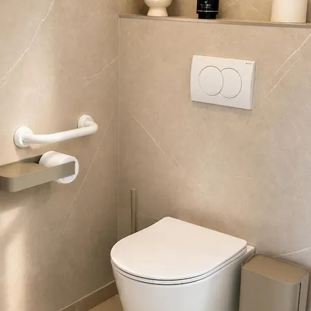 Wesvillas No2 Modern House, Private Jacuzzi Semesterbostad