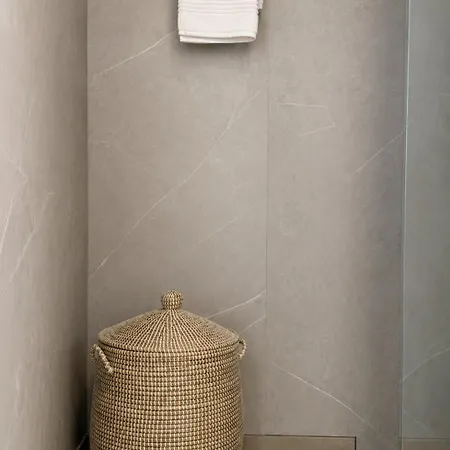 Semesterbostad Wesvillas No2, Jacuzzi Prive, Centre & Honfleur *