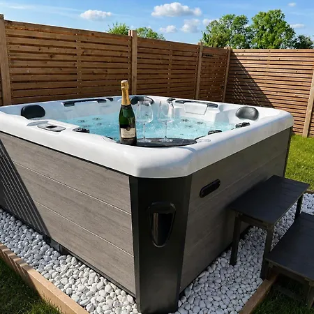 Wesvillas No2 Modern House, Private Jacuzzi Semesterbostad Beuzeville